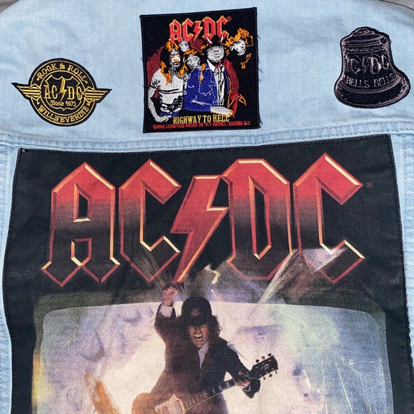 AC/DC DENIM JACKET EMBELLISHED WITH 17 PATCHES & 2 BUTTONS/PINS AND BACK ART - Picture 5 of 12